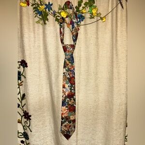 Floral Patterned Tie